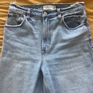 Abercrombie 90s Straight Ultra High Rise
